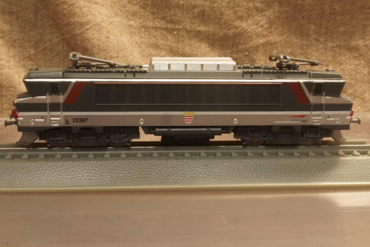 Amazon.co.jp: SNCF フランス国鉄 BB22200形 1/160 985005 Nゲージ